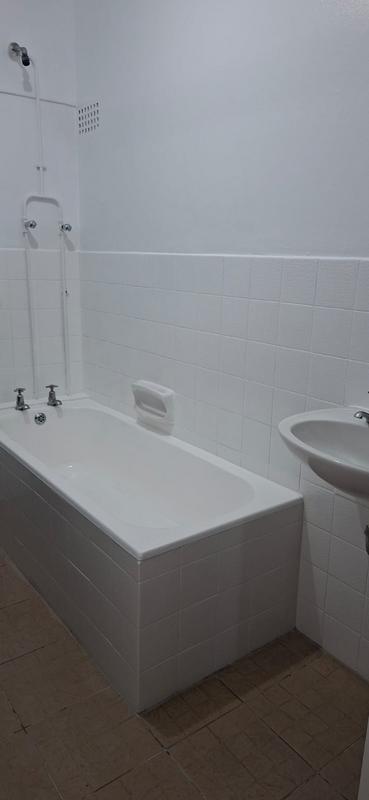 To Let 2 Bedroom Property for Rent in Maitland Western Cape